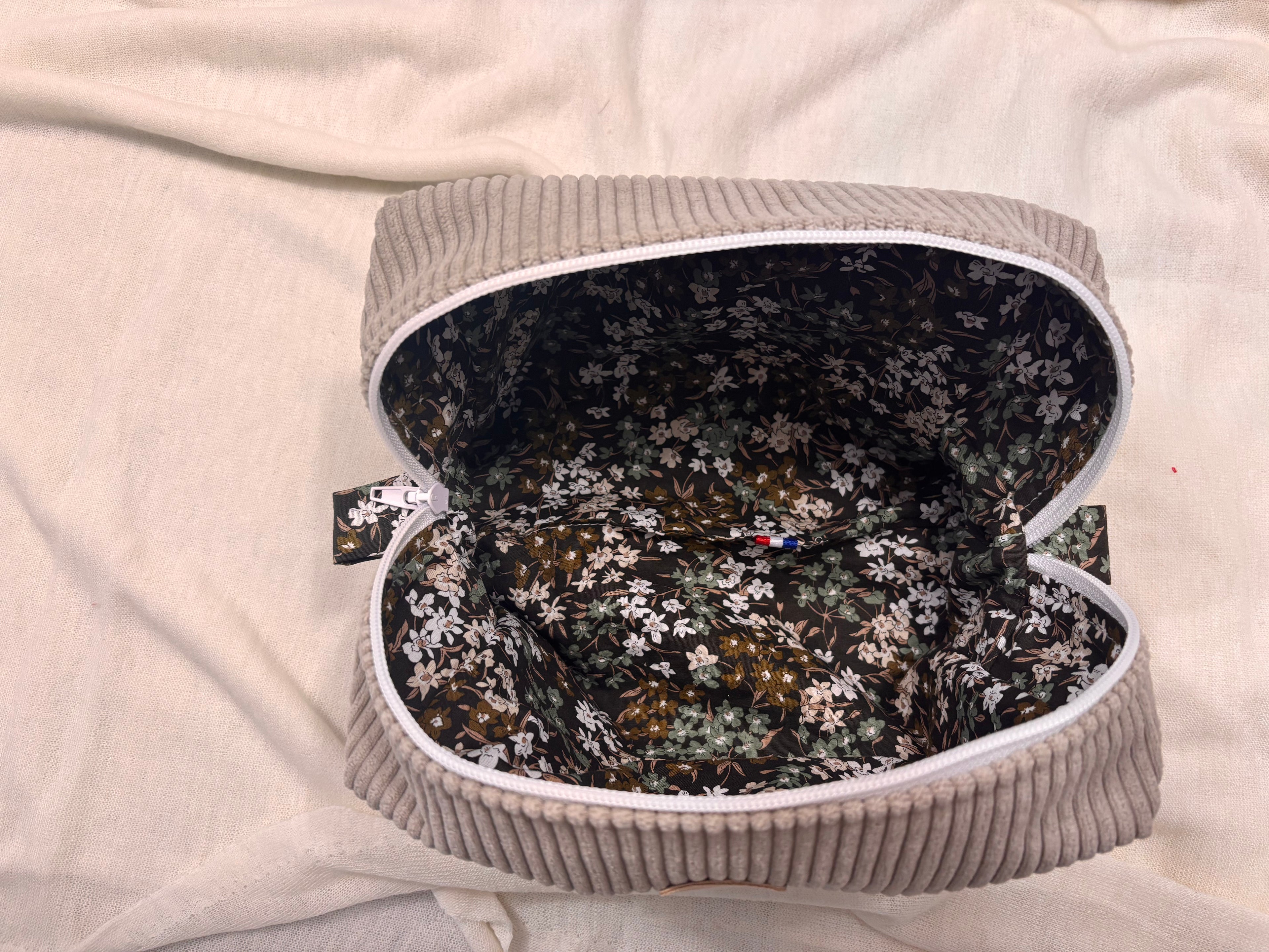 Trousse de toilette en velours côtelé — Fait Main